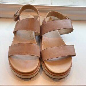 Nisolo Go-To Flatform Sandal 2.0 Almond